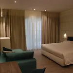 Solho Hotel 4*